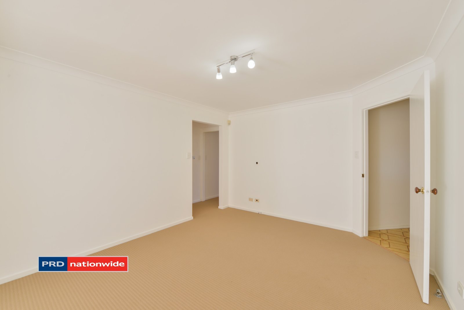 22 Brolga Way TAMWORTH 17