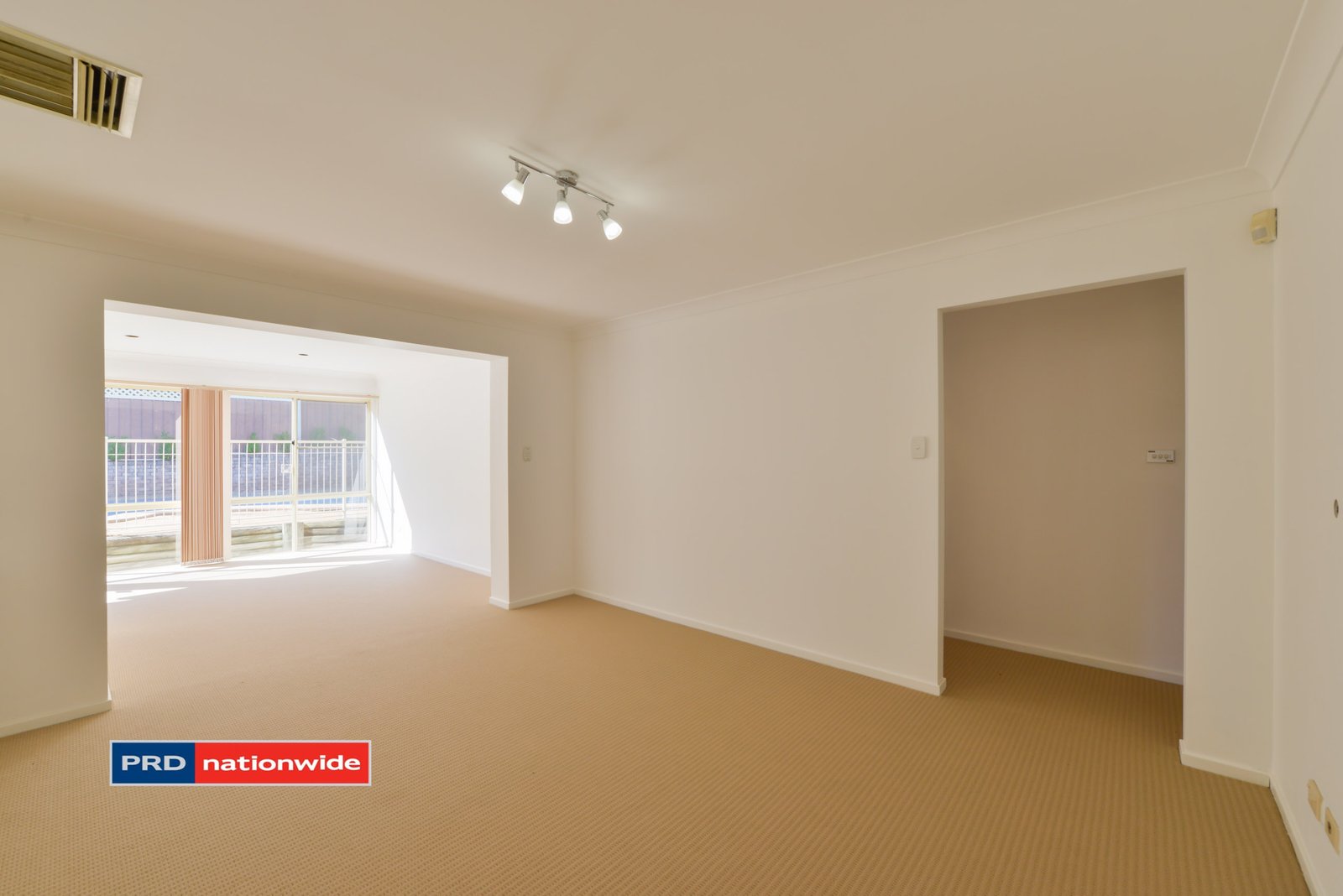 22 Brolga Way TAMWORTH 18