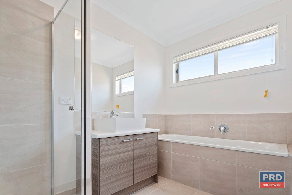 22 Brudian Drive STRATHFIELDSAYE 9