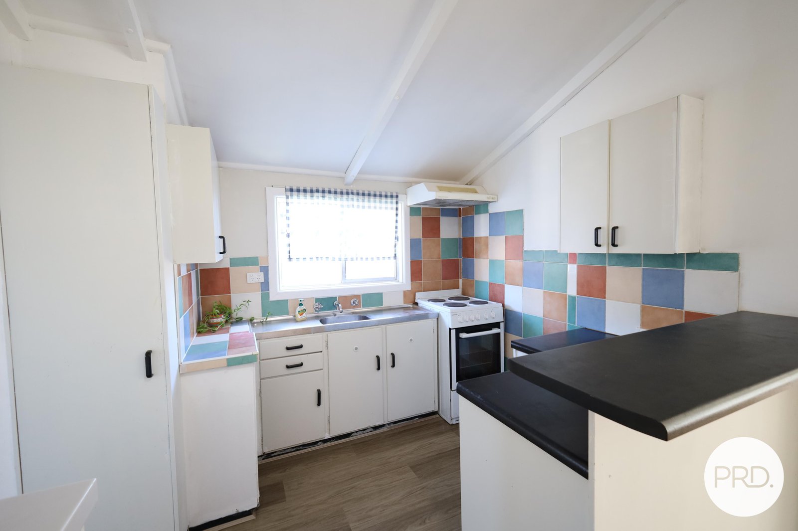 22 Buna Street ORANGE 2