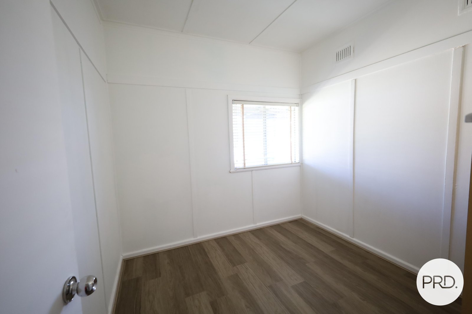 22 Buna Street ORANGE 5