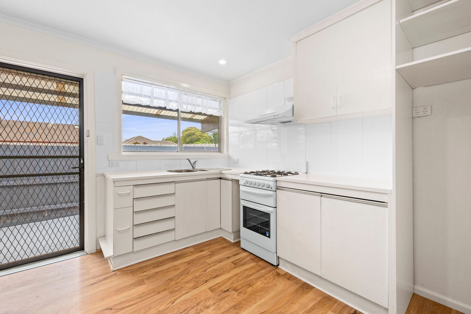 Gallery: 2/2 Burton Avenue