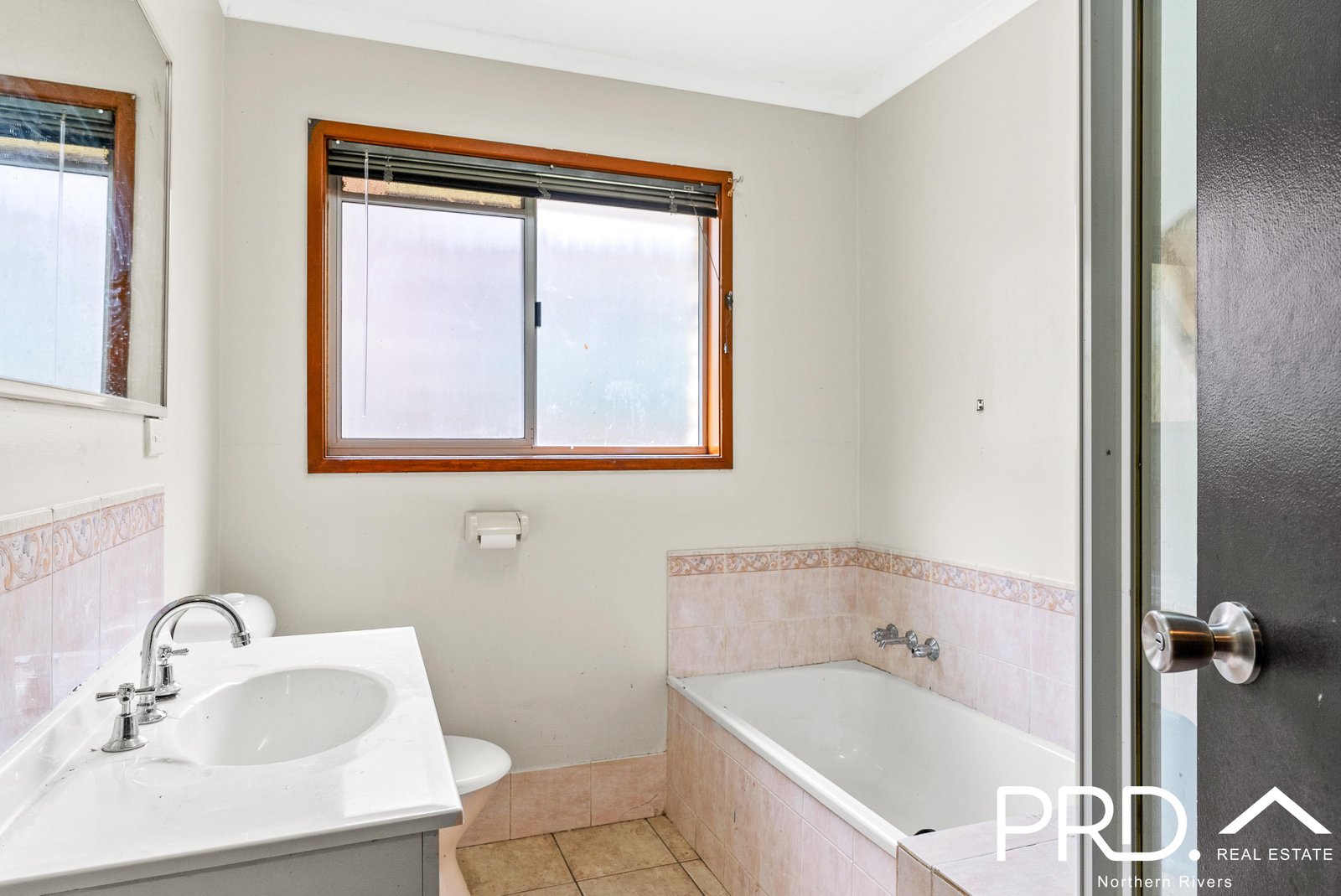 22 Campbell Crescent GOONELLABAH 11