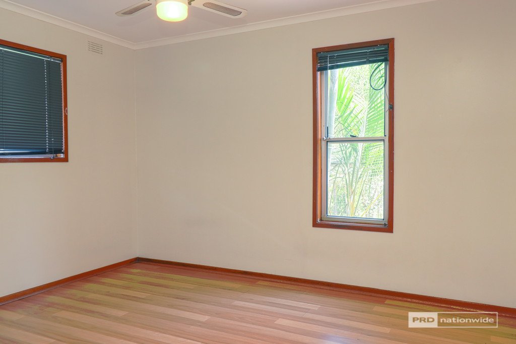 22 Campbell Crescent GOONELLABAH 8