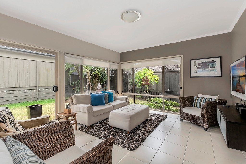 22 Campelles Avenue VARSITY LAKES 2