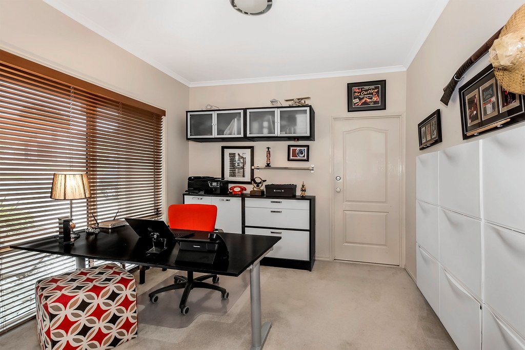 22 Campelles Avenue VARSITY LAKES 4