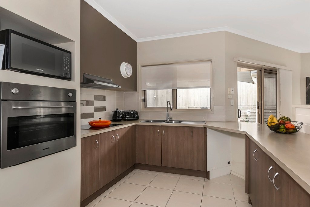 22 Campelles Avenue VARSITY LAKES 5