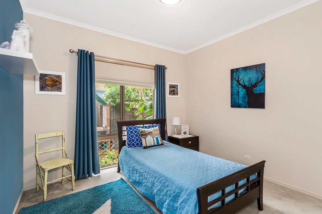 22 Campelles Avenue VARSITY LAKES 8