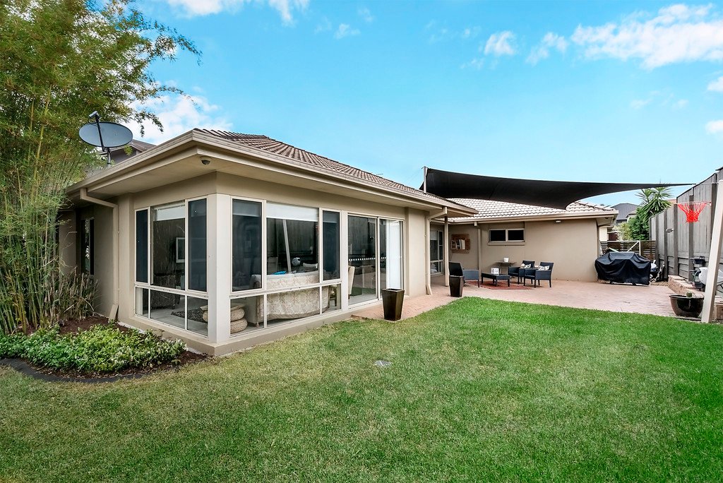 22 Campelles Avenue VARSITY LAKES 10