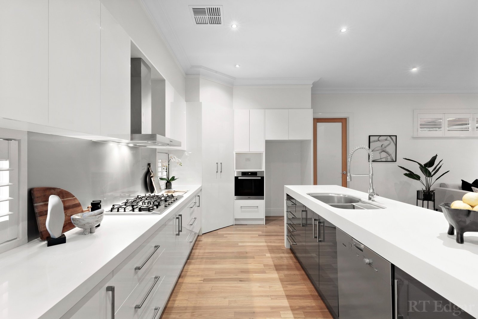 Real Estate and Property in 22 Carrington Street, Balwyn North, VIC