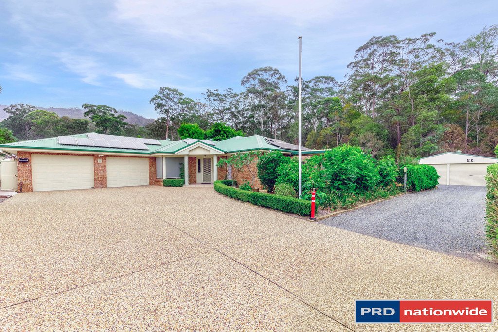 22 Casuarina Drive LAKEWOOD 1