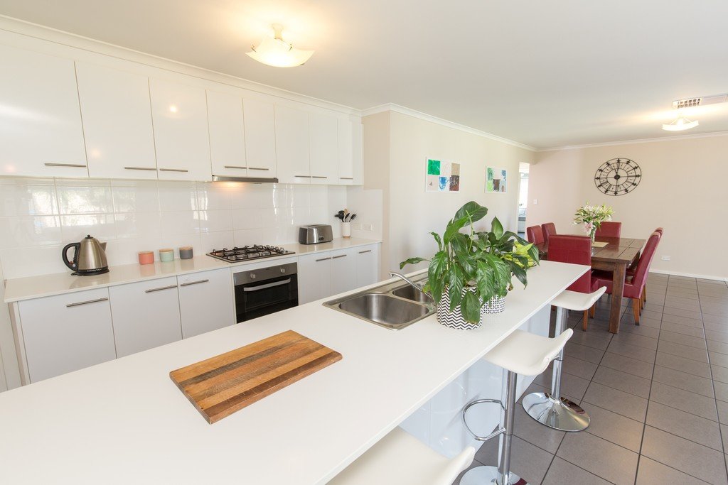 22 Casuarina Way BURONGA 2