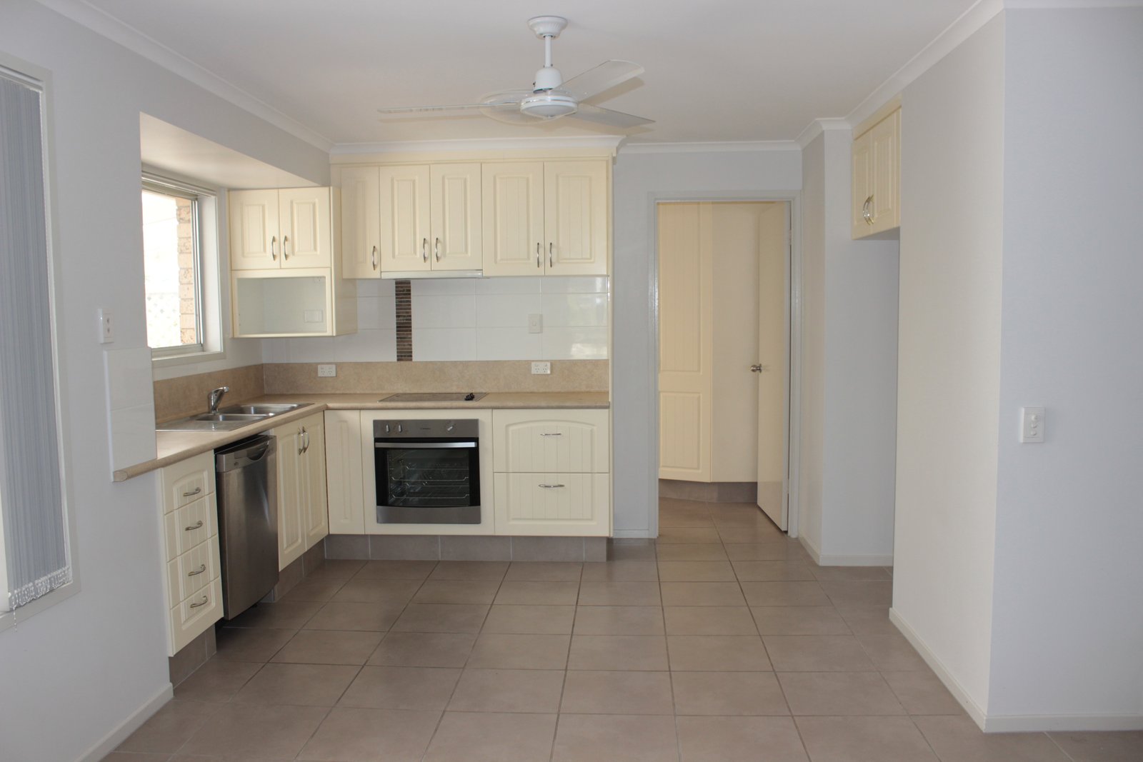 22 Centenary Drive BOYNE ISLAND 4