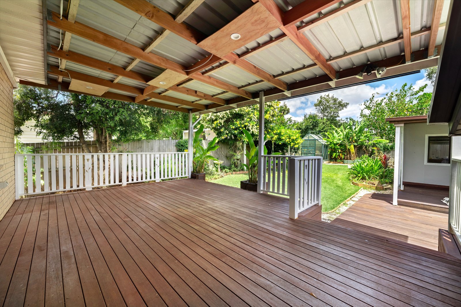 22 CHESNEY Street CARINA 15