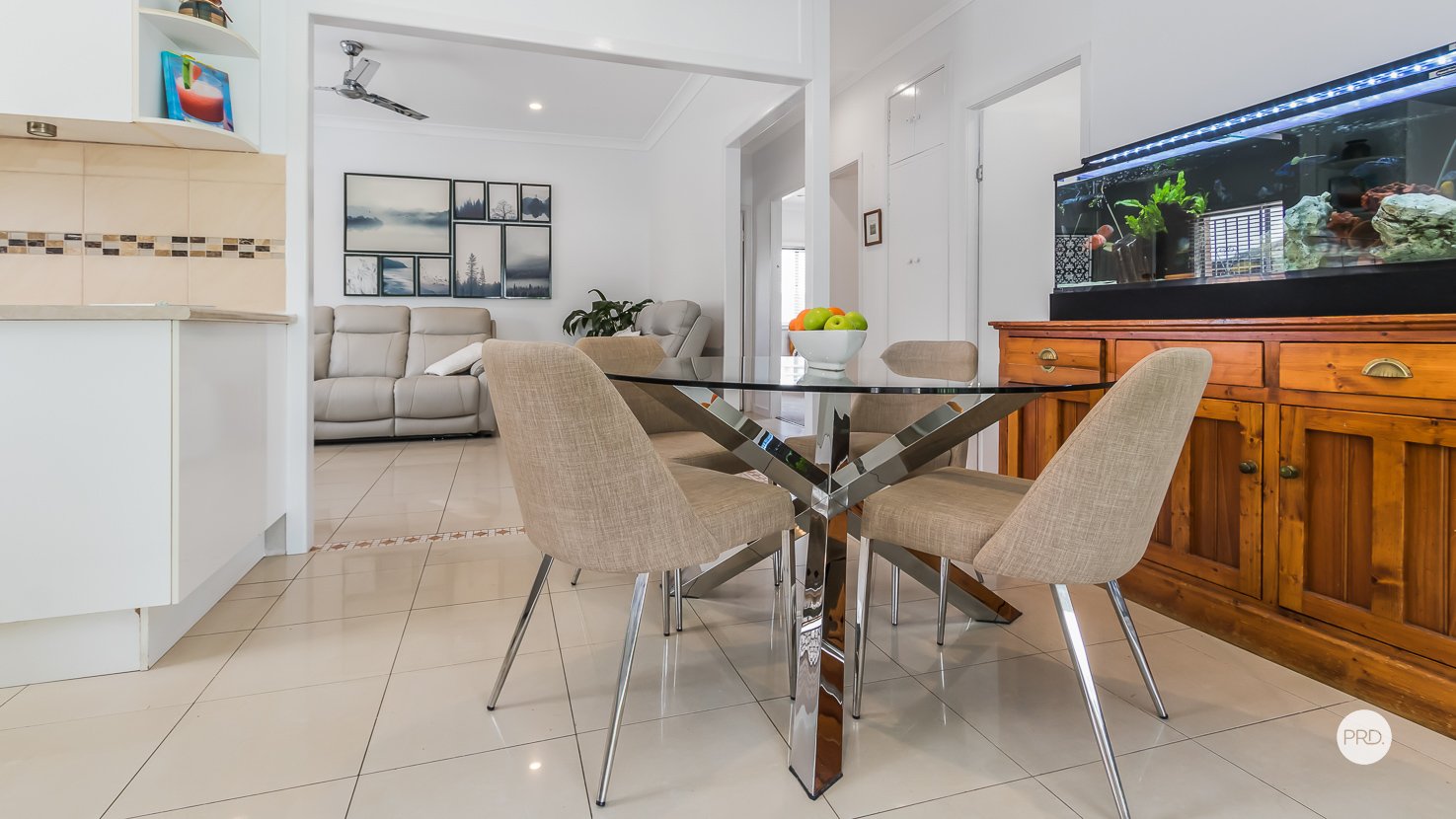22 CHESNEY Street CARINA 15
