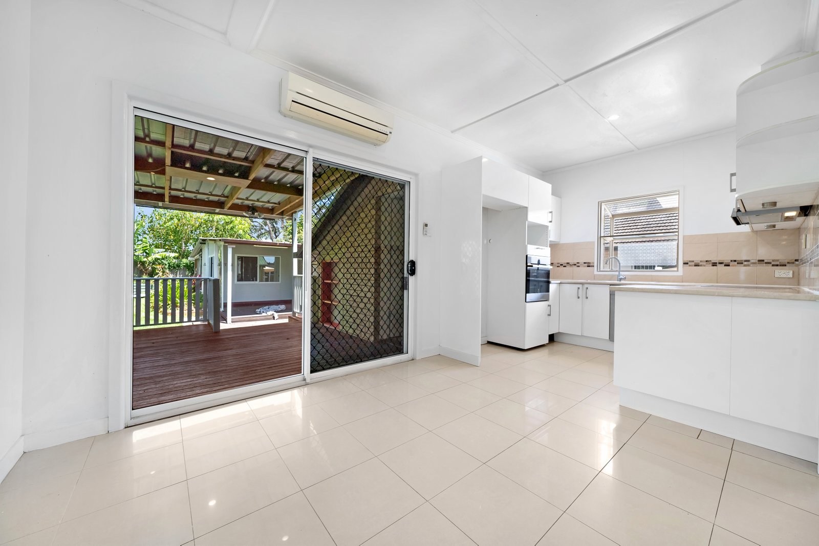 22 CHESNEY Street CARINA 3