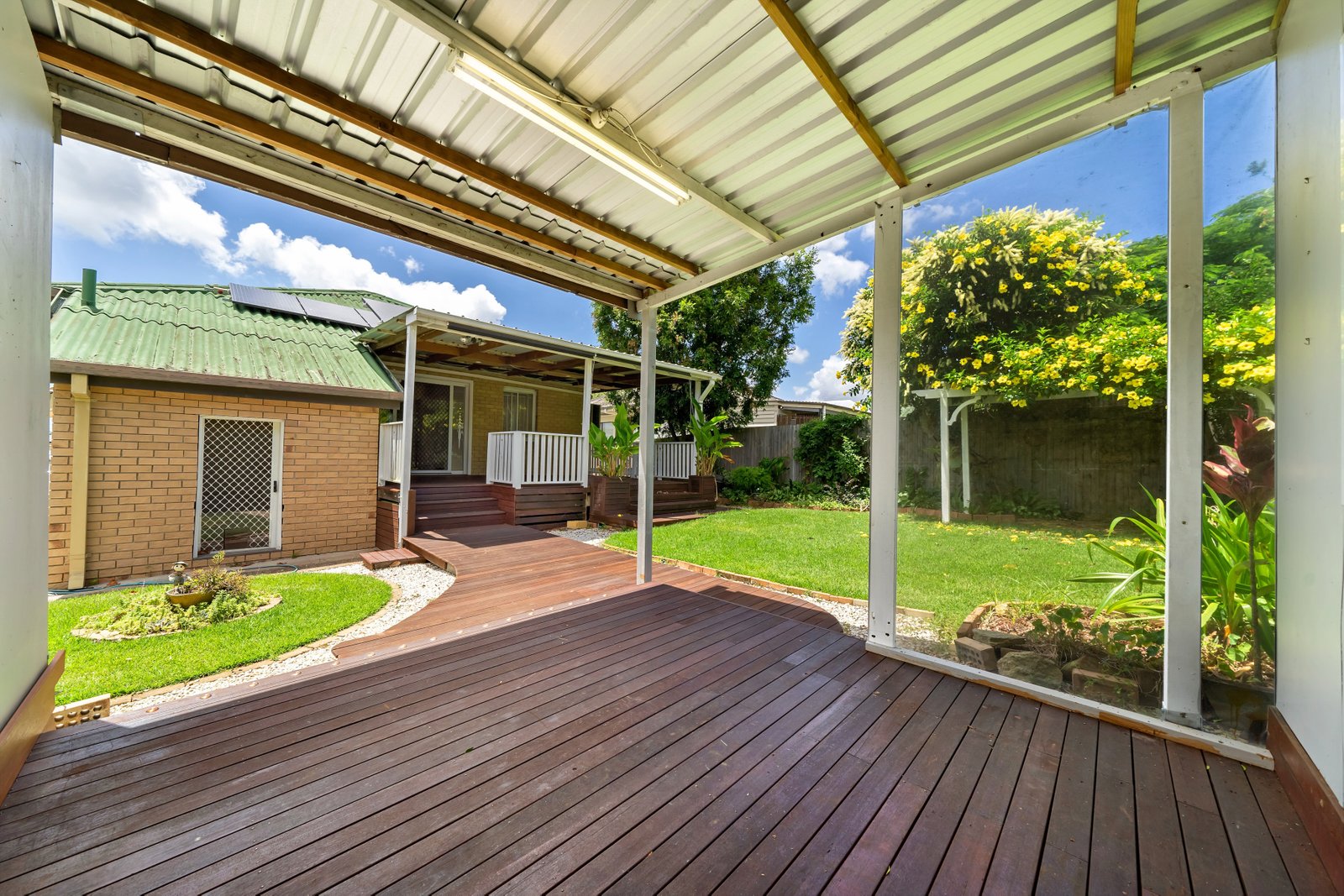 22 CHESNEY Street CARINA 16