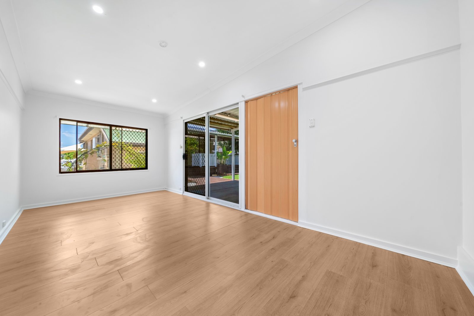 22 CHESNEY Street CARINA 17