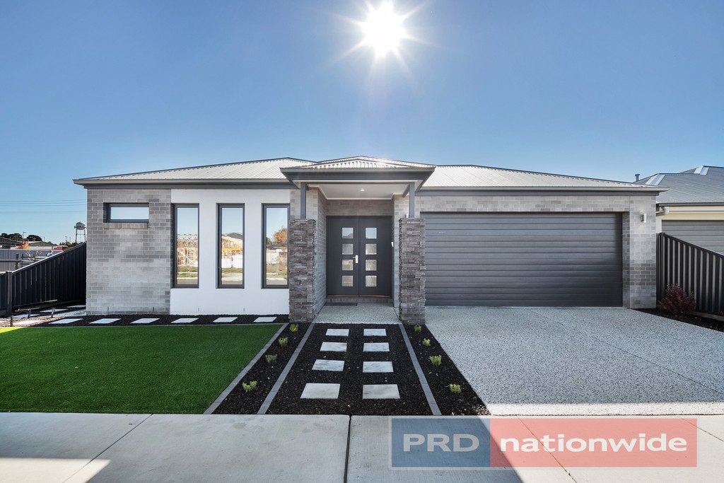 22 Cinnamon Drive LAKE GARDENS 1