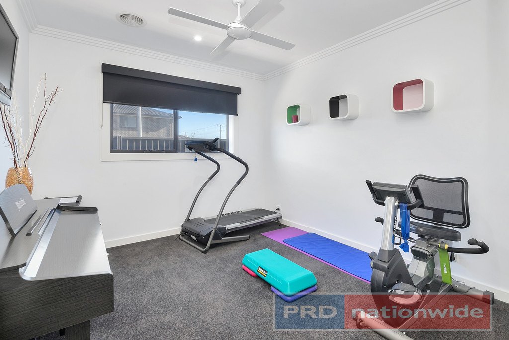 22 Cinnamon Drive LAKE GARDENS 11