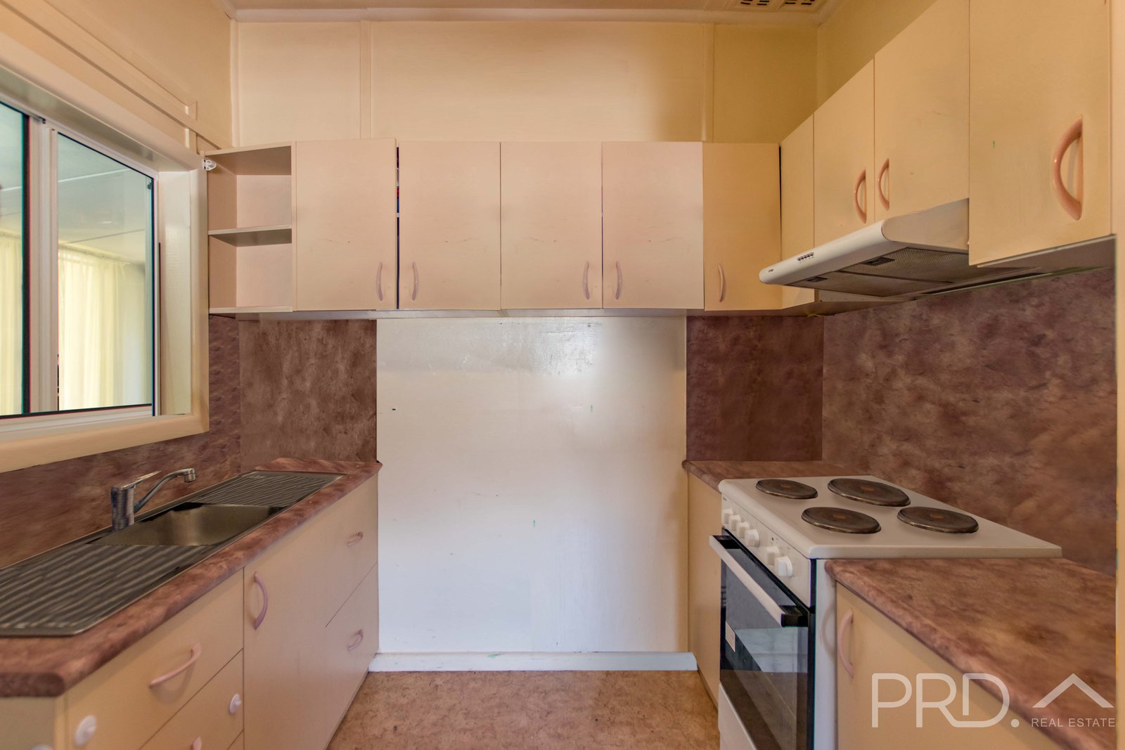 22 Clarke Street TUMUT 9