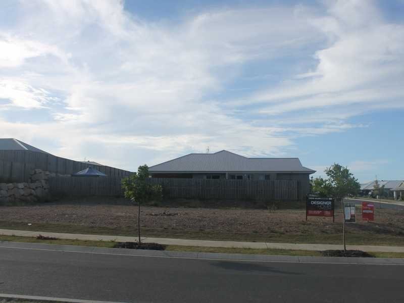 22 Clover Crescent BOYNE ISLAND 1