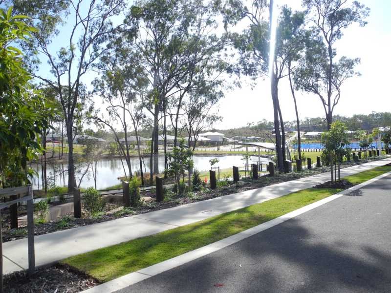 22 Clover Crescent BOYNE ISLAND 4