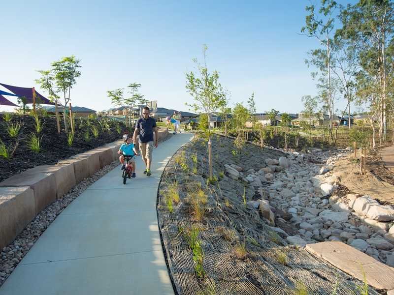 22 Clover Crescent BOYNE ISLAND 9