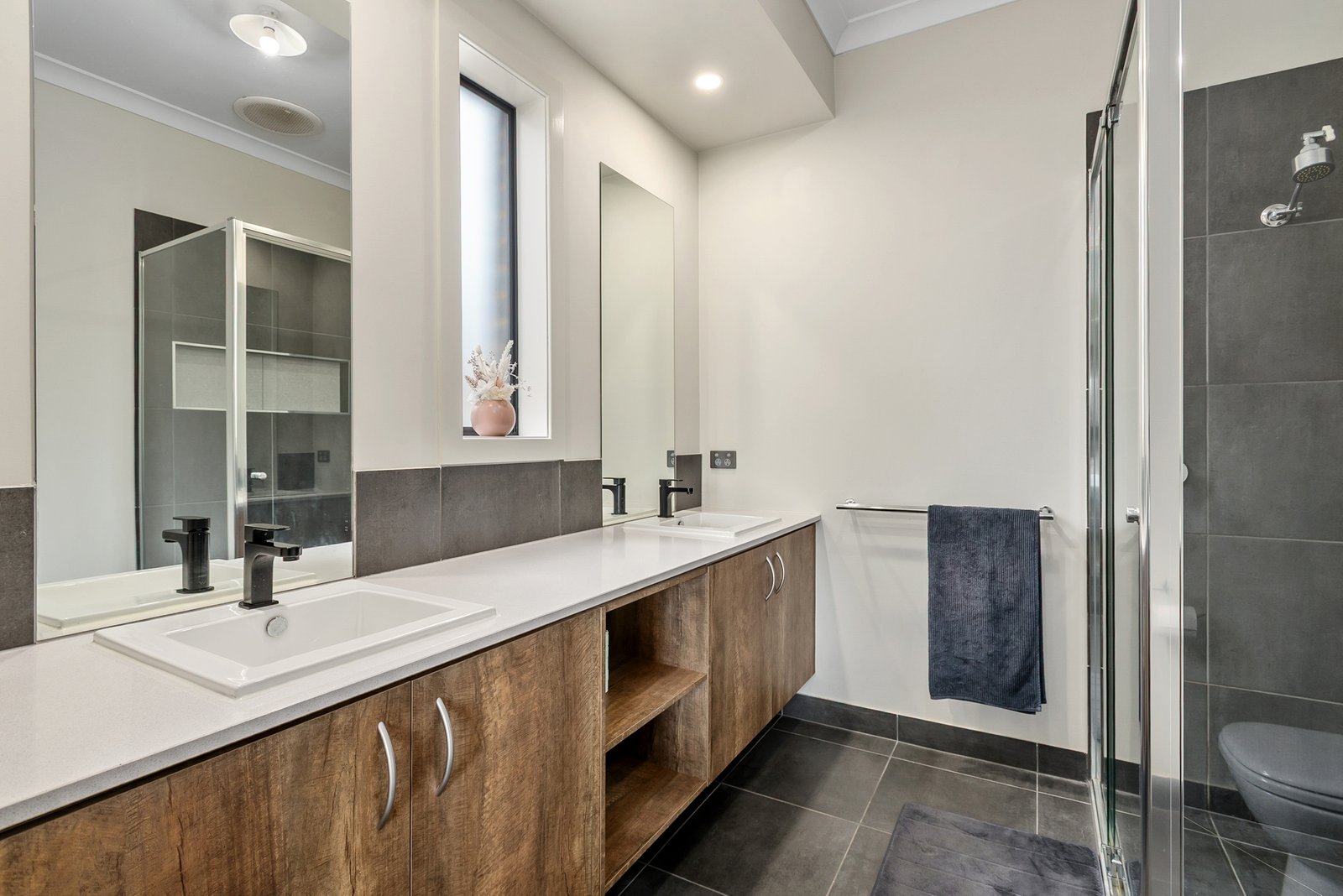 Real Estate and Property in 22 Collins Parade, Kyneton, VIC