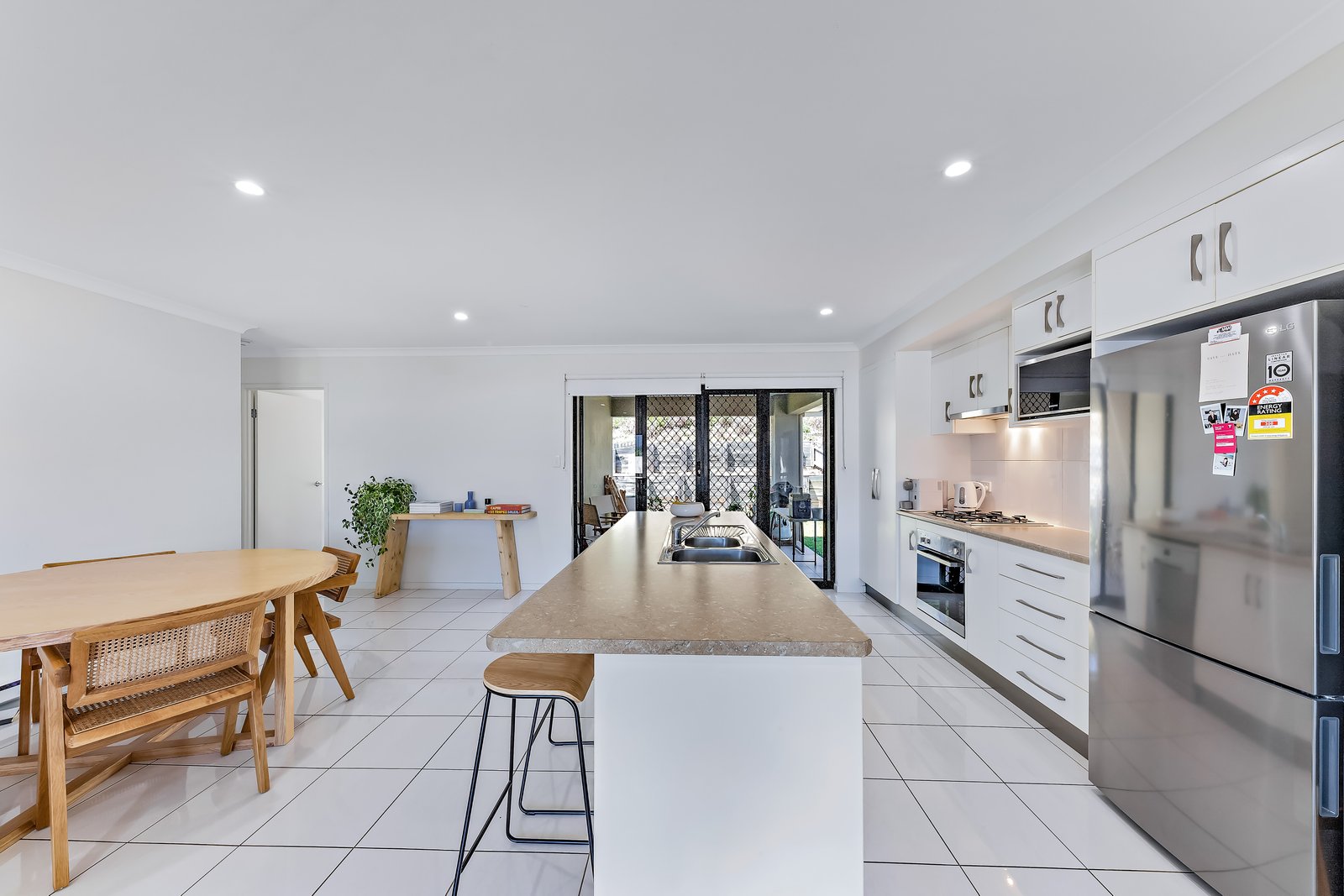 22 Companion Way CANNONVALE 4