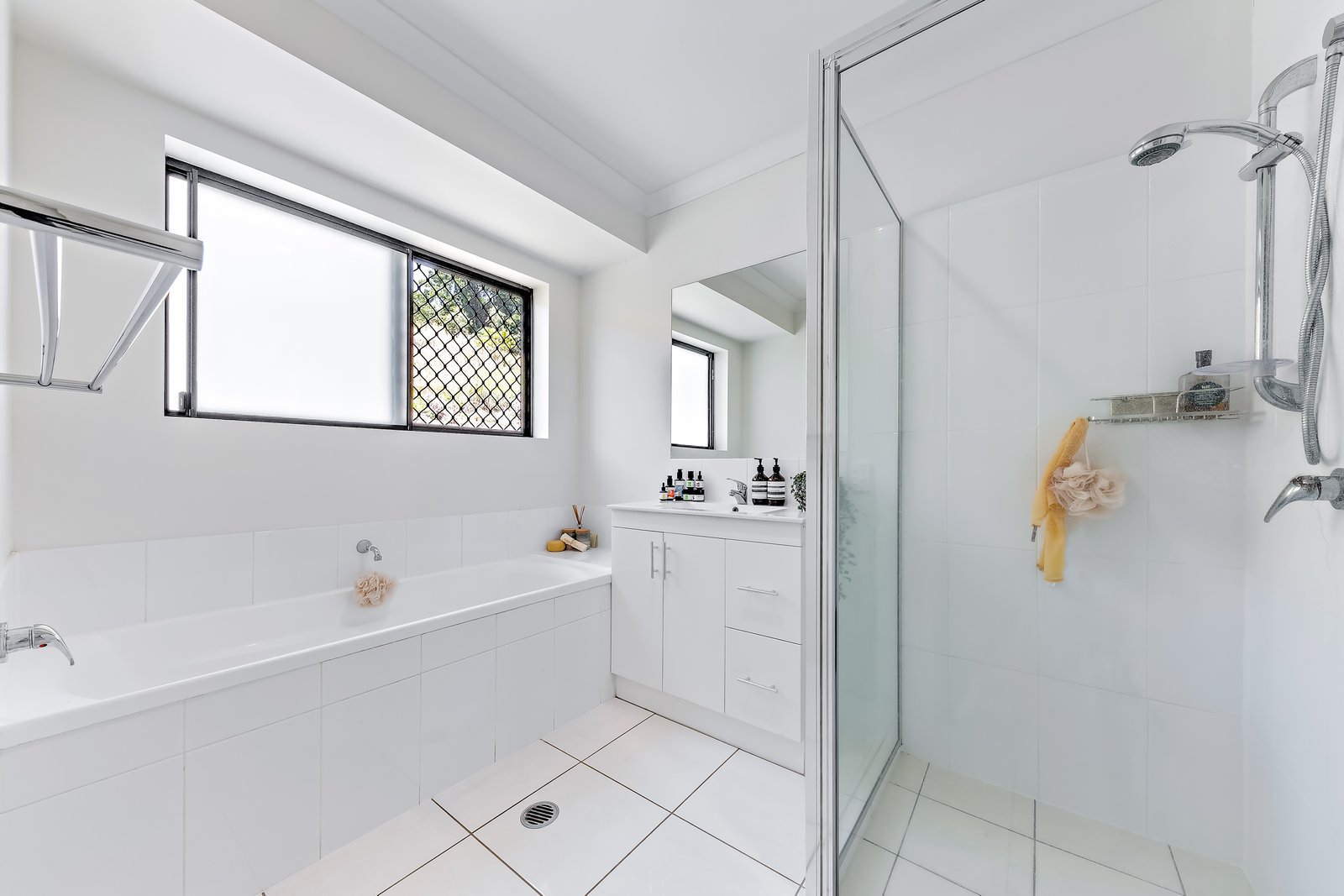 22 Companion Way CANNONVALE 11