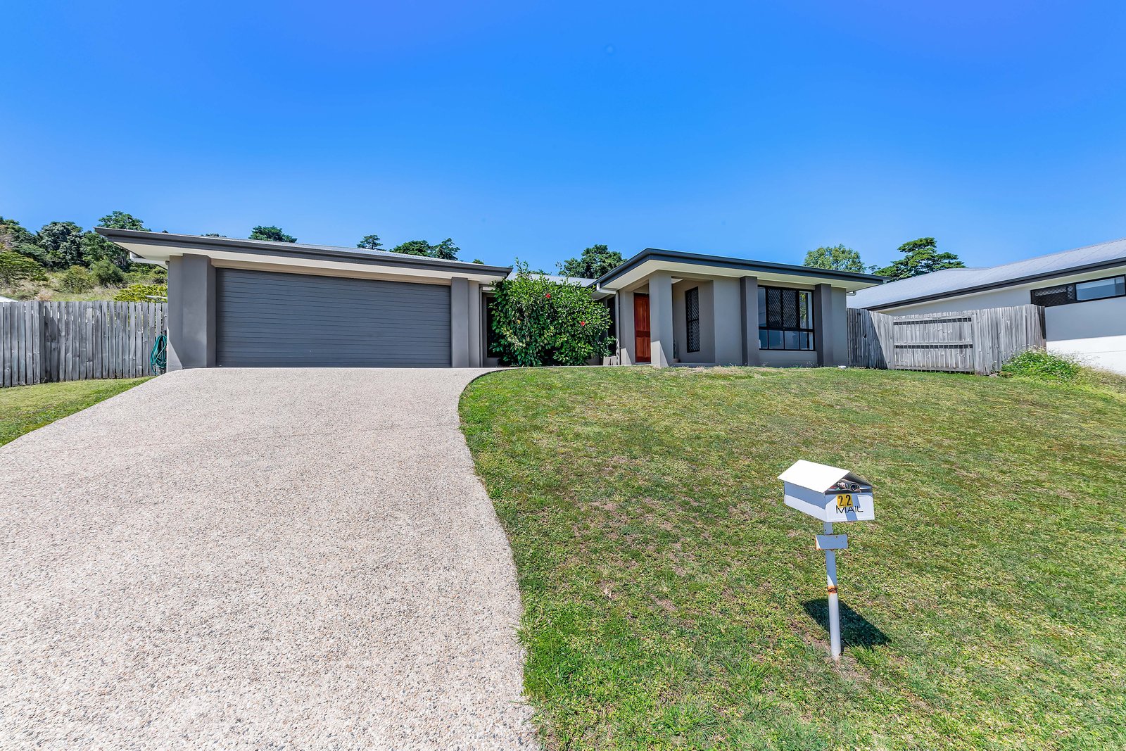 22 Companion Way CANNONVALE 14