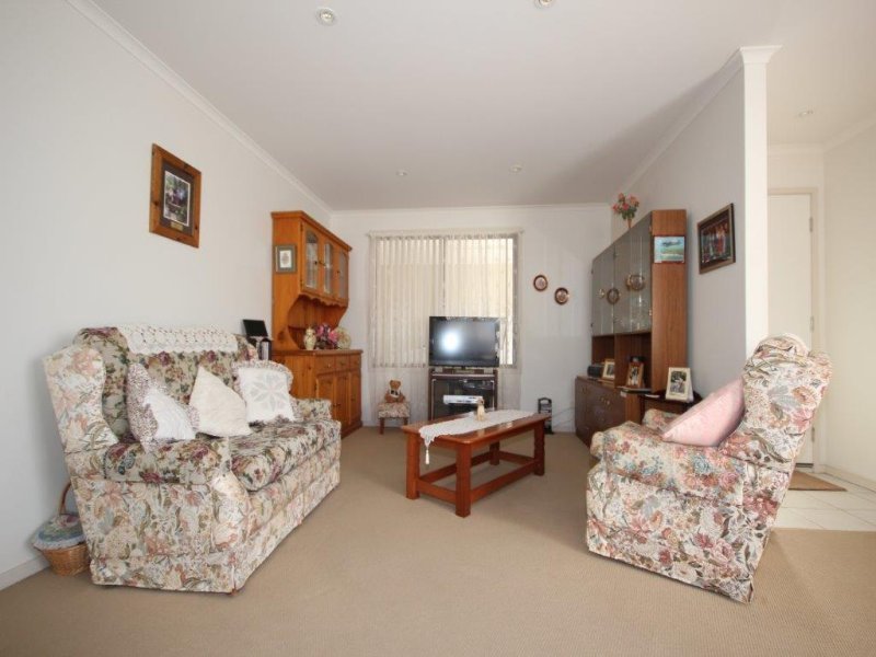 2/2 Cottage Road KINGSTON 2