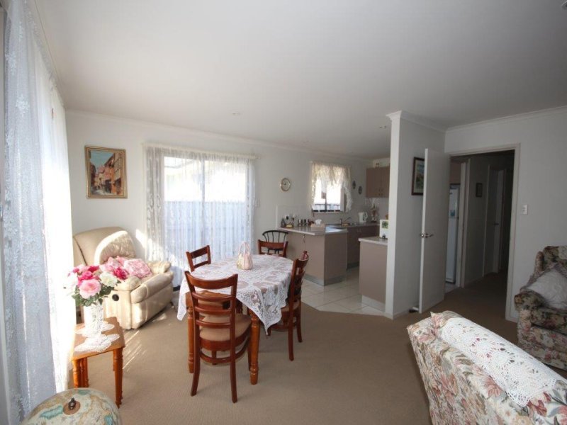 2/2 Cottage Road KINGSTON 3