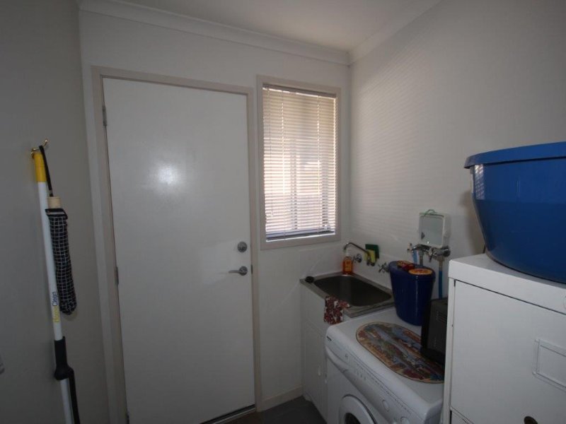 2/2 Cottage Road KINGSTON 9