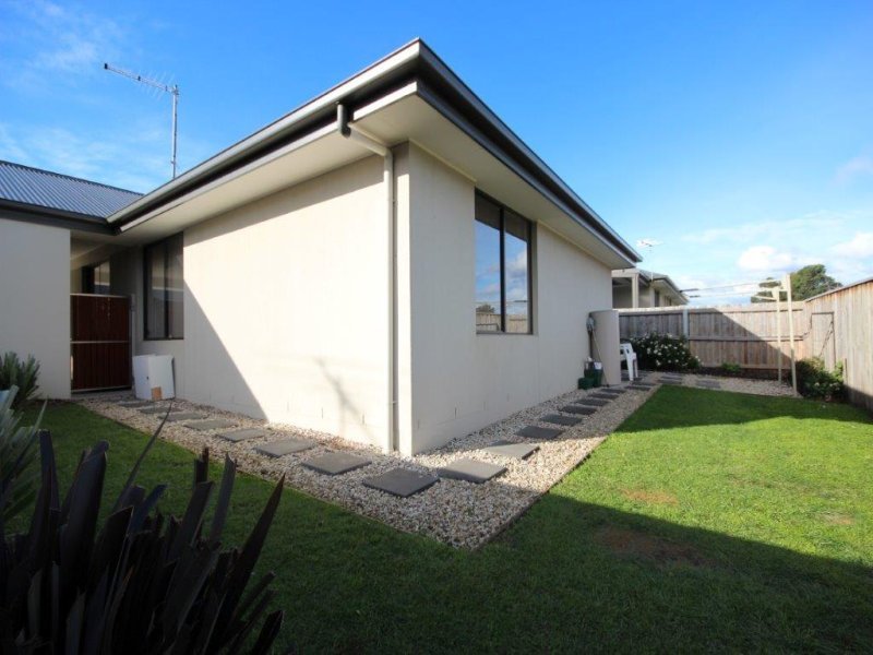 2/2 Cottage Road KINGSTON 10
