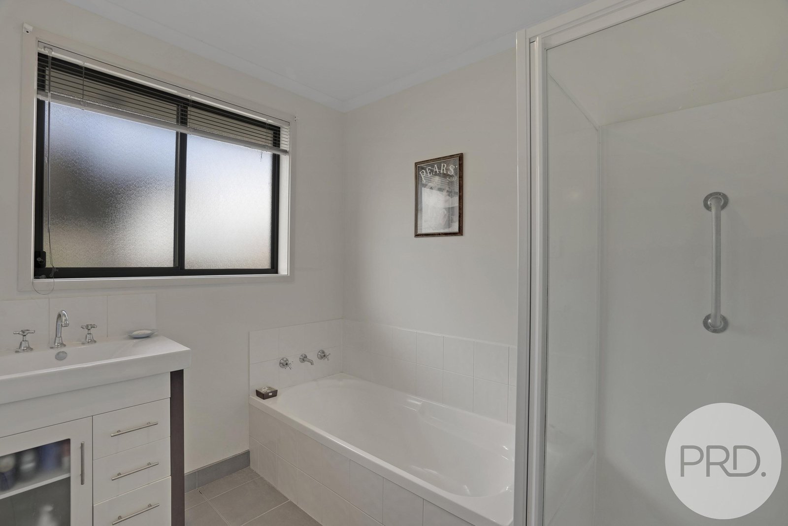 2/2 Cottage Road KINGSTON 8