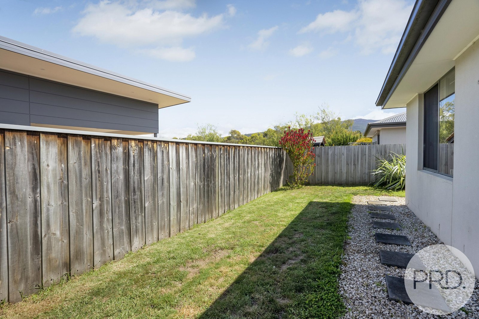 2/2 Cottage Road KINGSTON 11