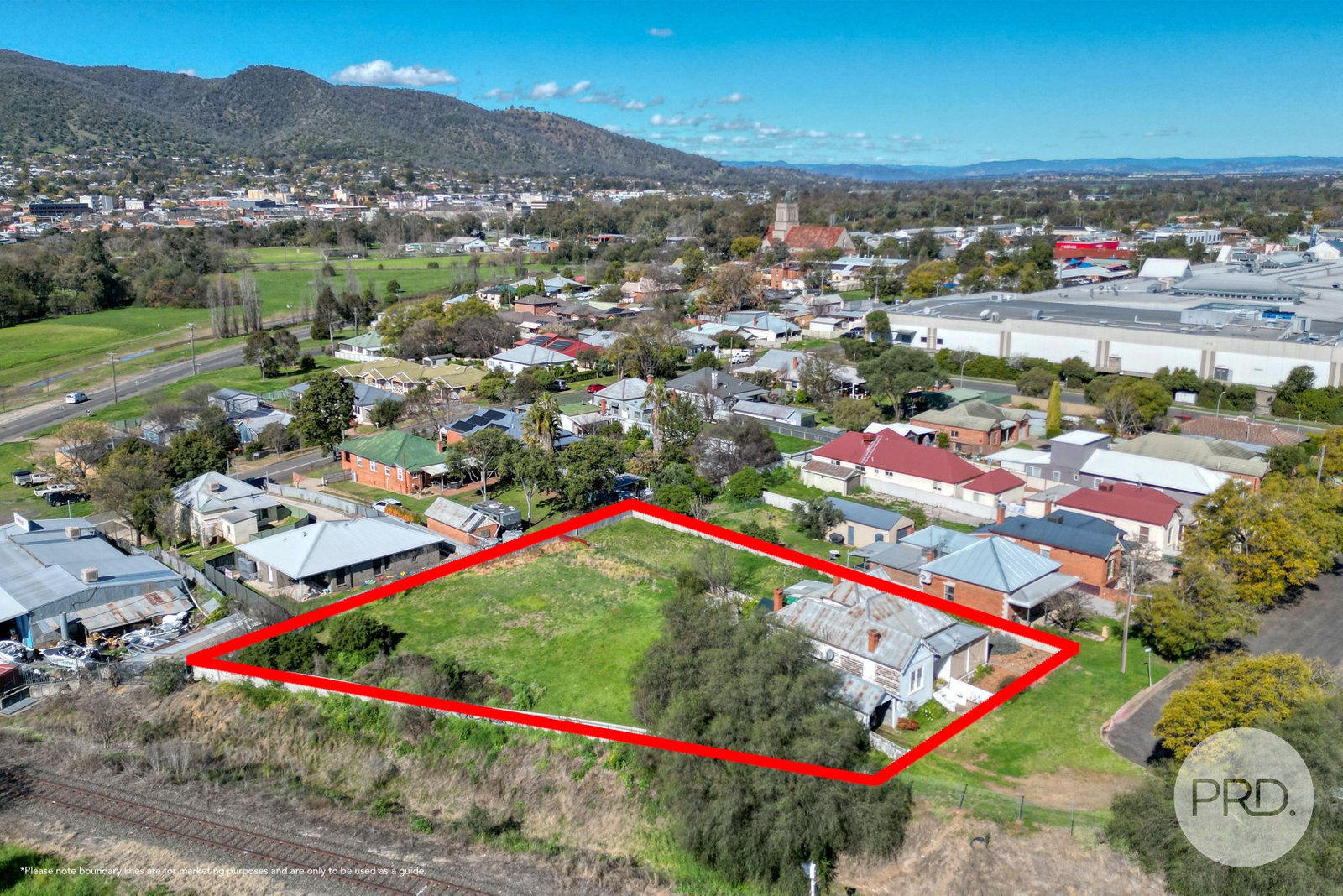 22 Crown Street TAMWORTH 4