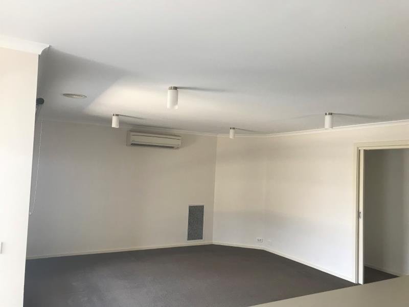 Gallery: 22 Curtain Drive