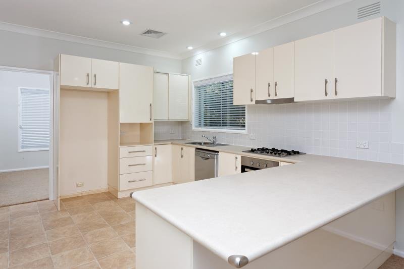 22 Dalkeith Avenue LAKE ALBERT 3