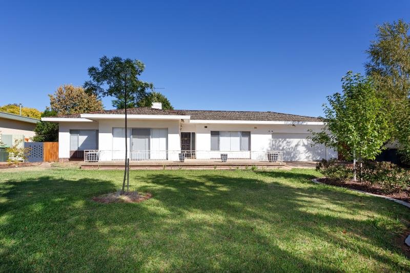 22 Dalkeith Avenue LAKE ALBERT 1