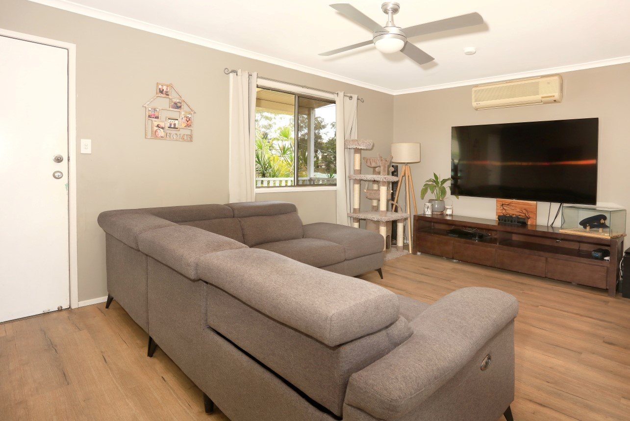 22 Darling Crescent MOLENDINAR 4