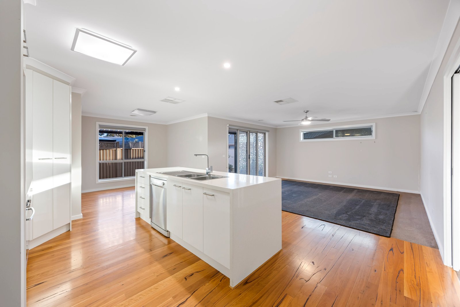 Gallery: 22 Deakin Drive