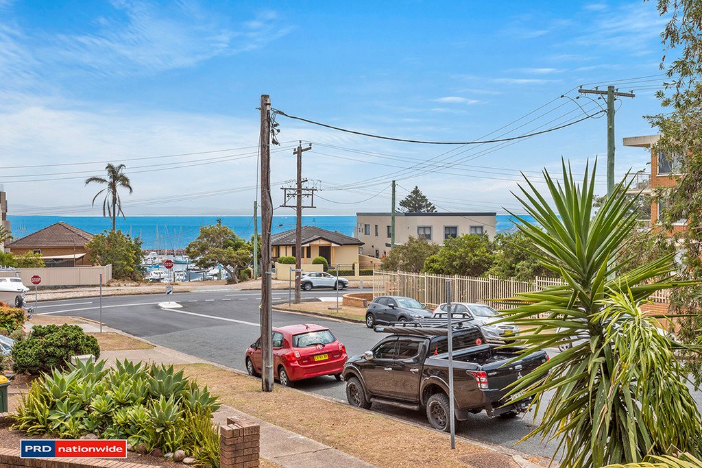 2/2 Donald Street NELSON BAY 3