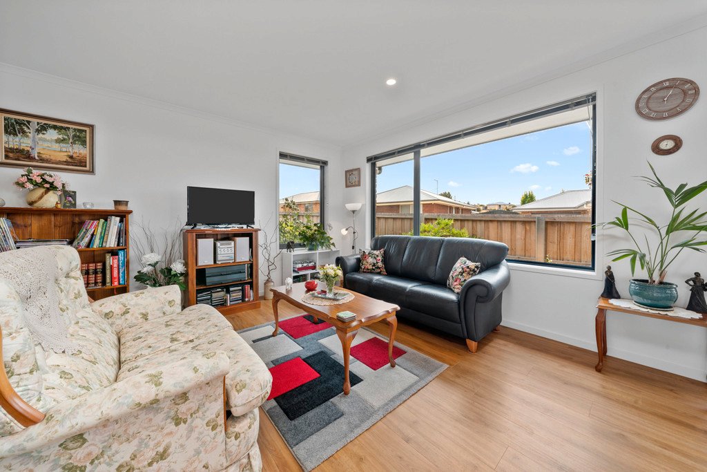 22 Dudley Drive BRIGHTON 9
