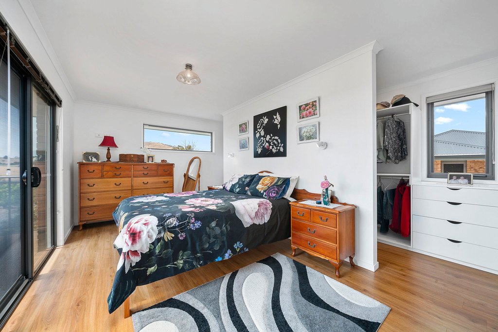 22 Dudley Drive BRIGHTON 13