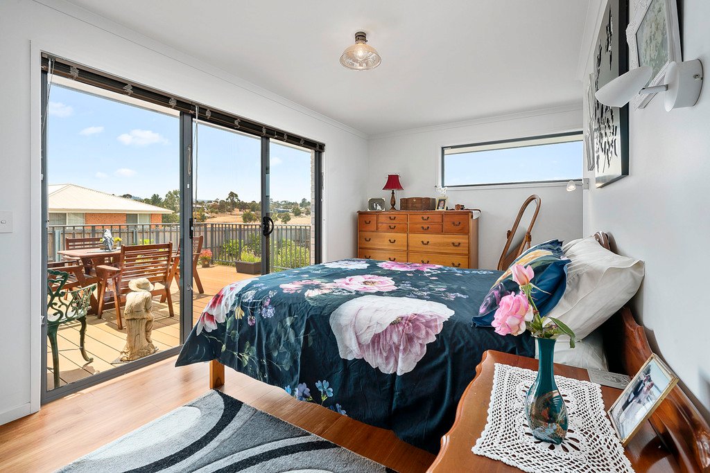 22 Dudley Drive BRIGHTON 14