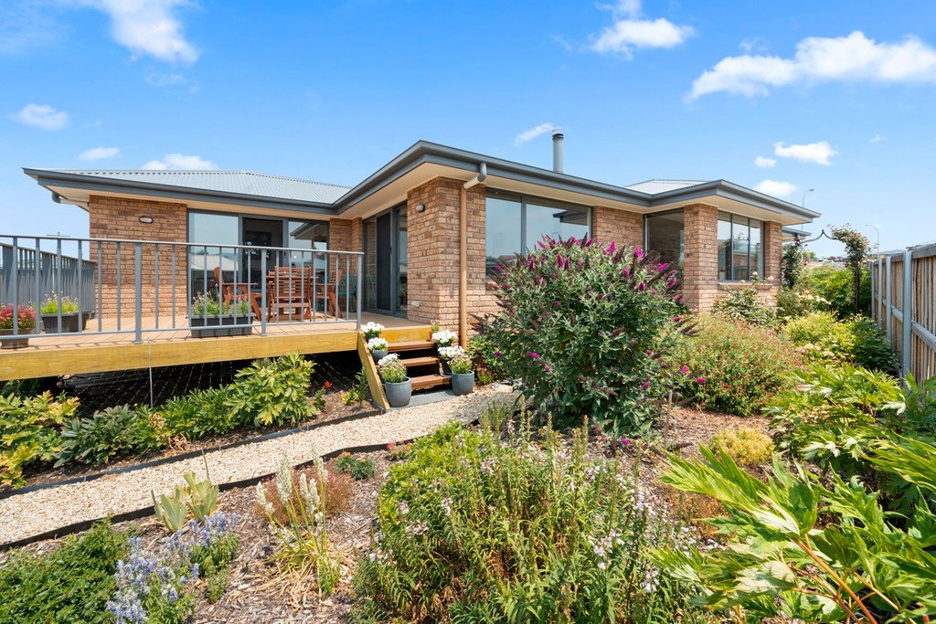 22 Dudley Drive BRIGHTON 22