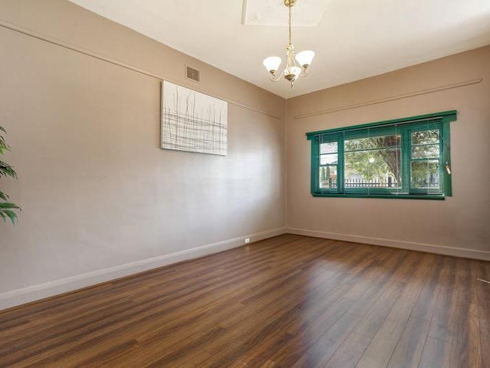 Gallery: 22 Dudley Street